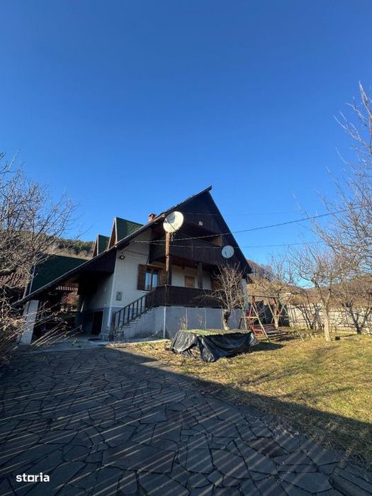 Casa 3 dormitoare, 90 mp, teren 10 ari, zona Firiza