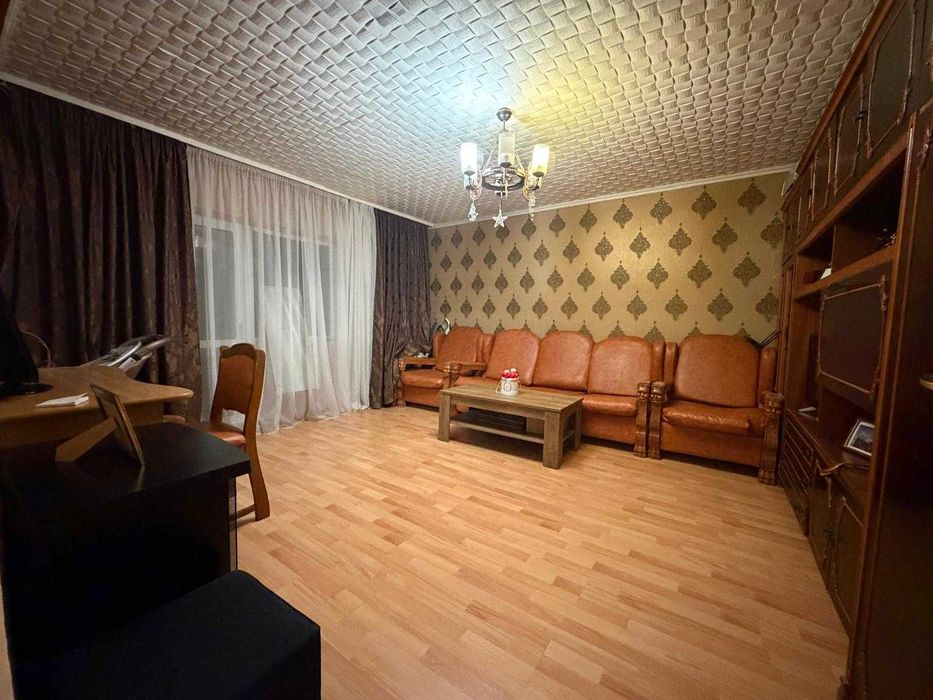 Proprietar vand apartament 3 camere Decomandat