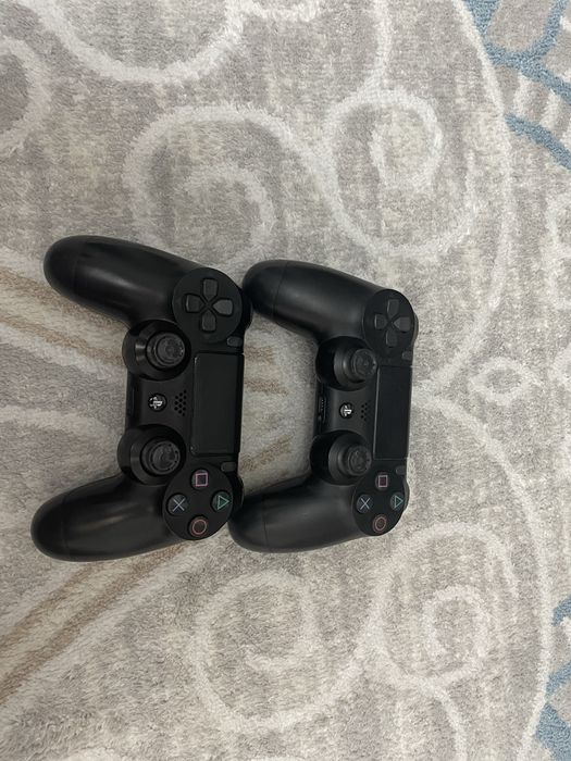 Продам игровую консоль Sony ps4
