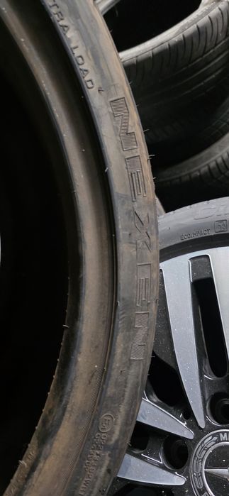 Гуми 2бр- 255/35/20 - 1бр  - 169лв