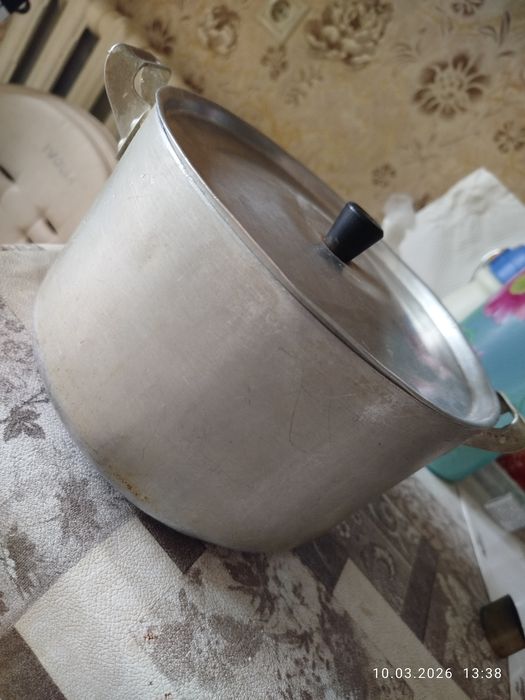 Продается алюминиевая кастрюля 3л