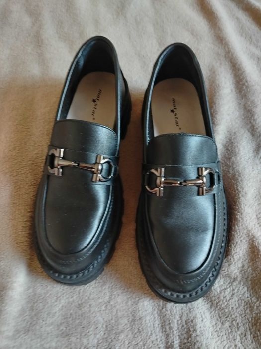Дамски черни мокаси номер 37
