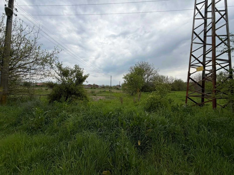Парцел в село Братя Даскалови до ток и вода