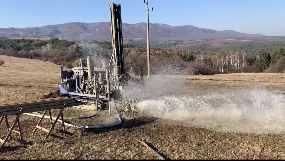 Сондажи за вода.