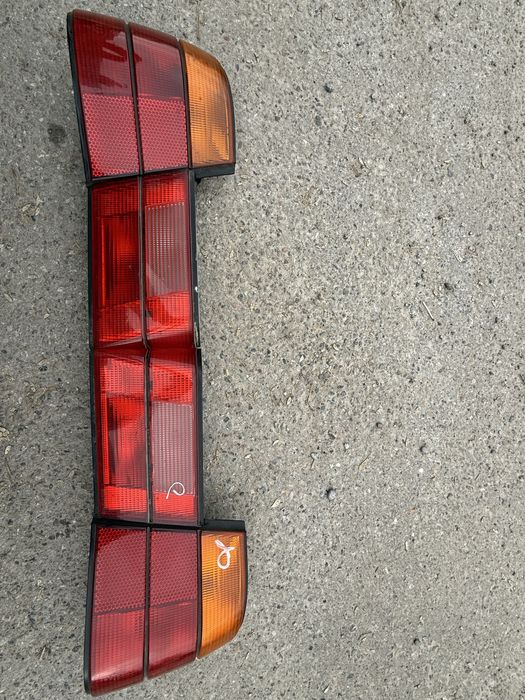 Задние стопы оригинал  Хелла на БМВ Е34