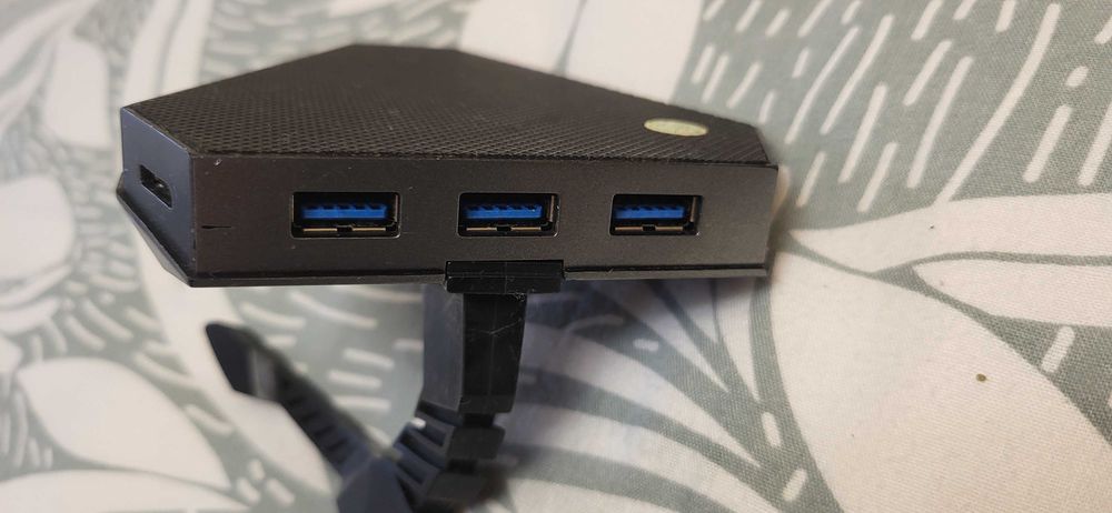 Mouse Bungee KLIM, 3X Hub USB 2.0, iluminare de fundal, suport cablu fuctional
