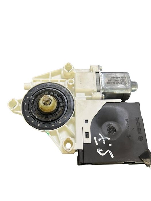 Motoras Geam Stanga Fata Volkswagen Golf V 1K1 2003 - 2009 1K5837401Aj