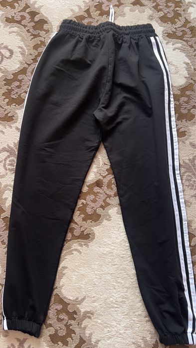 Pantaloni de trening noi