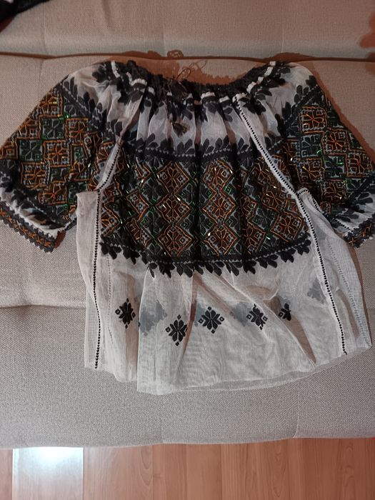 Ie tradițională olteneasca cusuta manual cu cilicuri