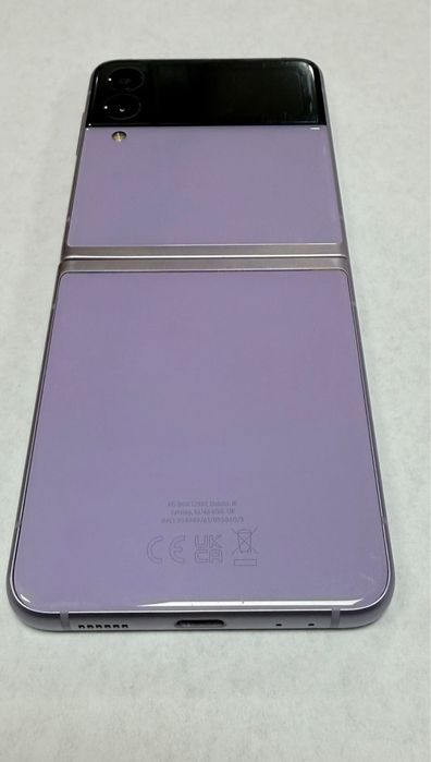 Samsung Z-Flip 3.