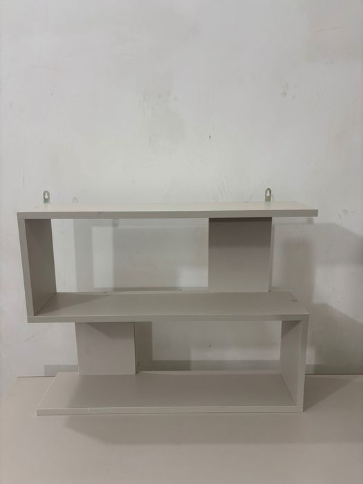 У головой полка настенная Ugolovoy polka kichik buyumlar uchun