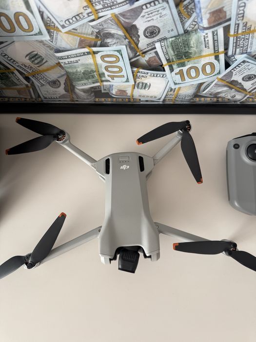 Продам дрон DJi mini 3 + сумка с 2 аккумуляторами
