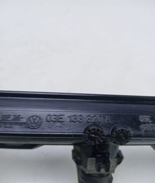 Rampa injectoare   cu injectoare 03E133320A Volkswagen VW Polo a 4-a