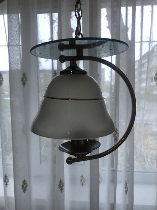 Продам   люстры.