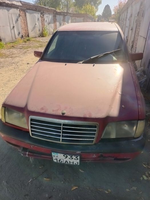 Продам mercedes c180
