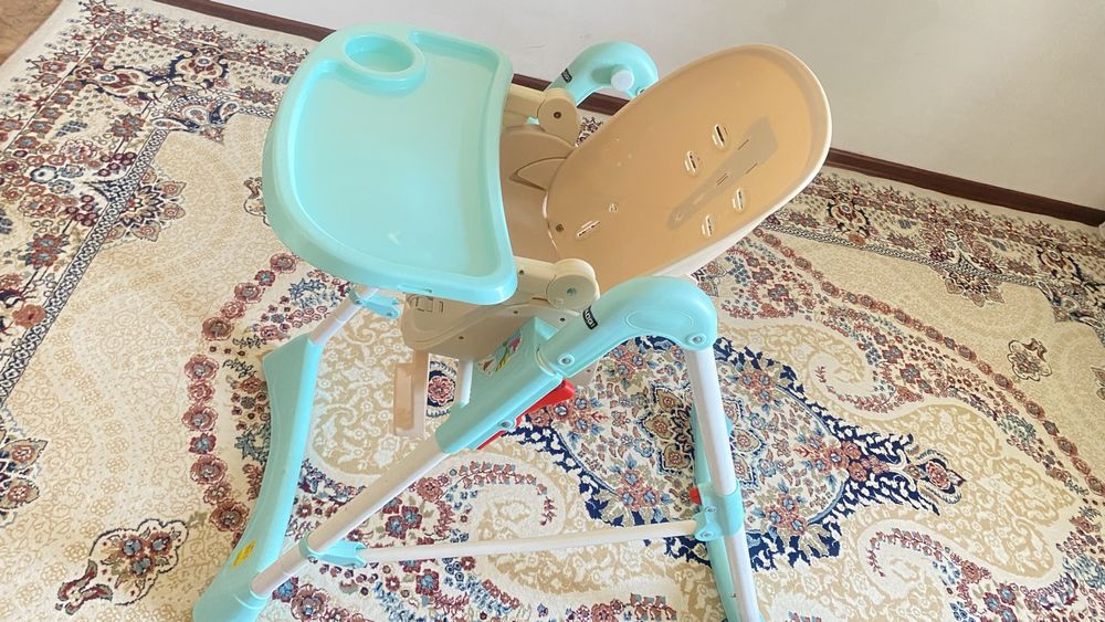 Детский кормящий стол