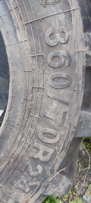 Шины 360/70 R24 пара