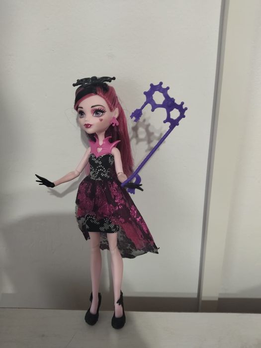 Draculaura monster high generația 2