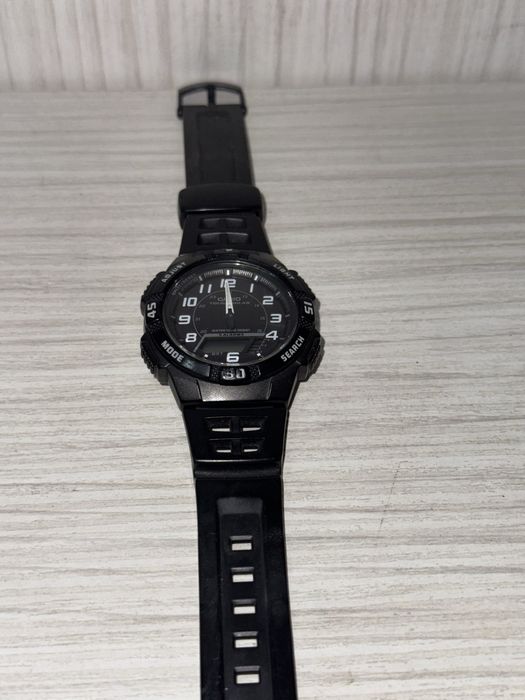 Часовник Casio, Черен
