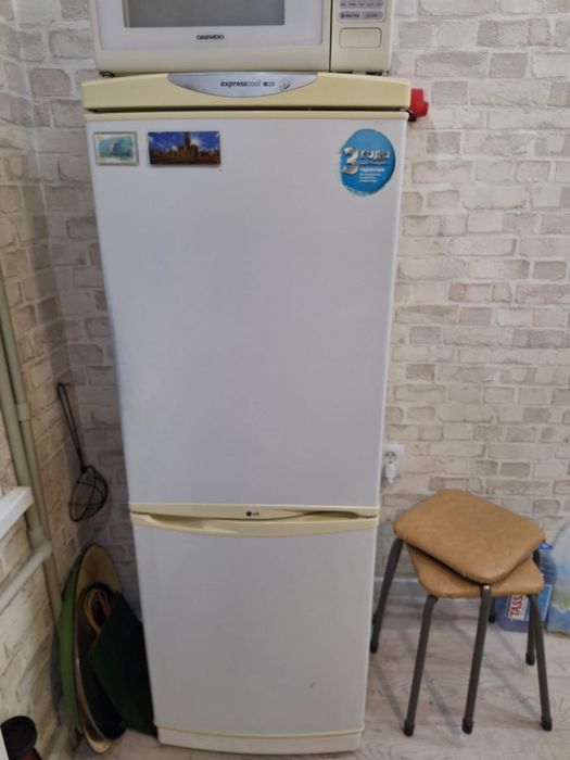 Продаю холодильник