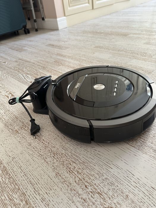 Продам пылесос робот iRobot 880