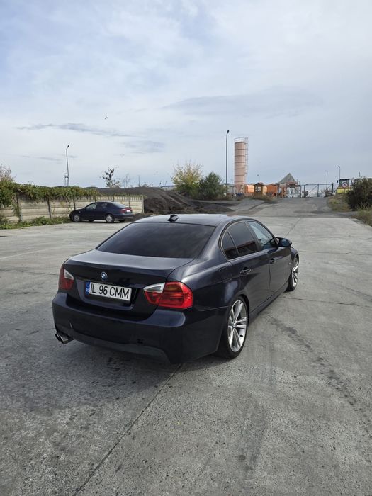VAND BMW E90 318d / 275 caii !