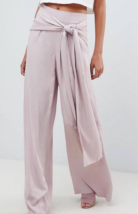 Pantaloni din colectia ASOS,noi cu eticheta