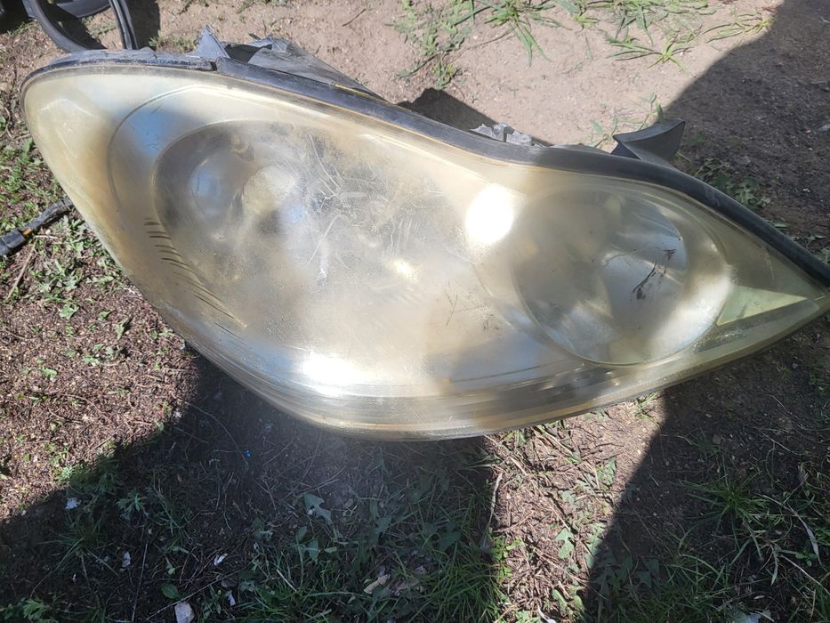 Продам б/у фары Тойота Ипсум