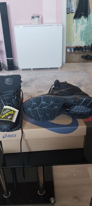 Крассовки,зимними,новые,оригинал