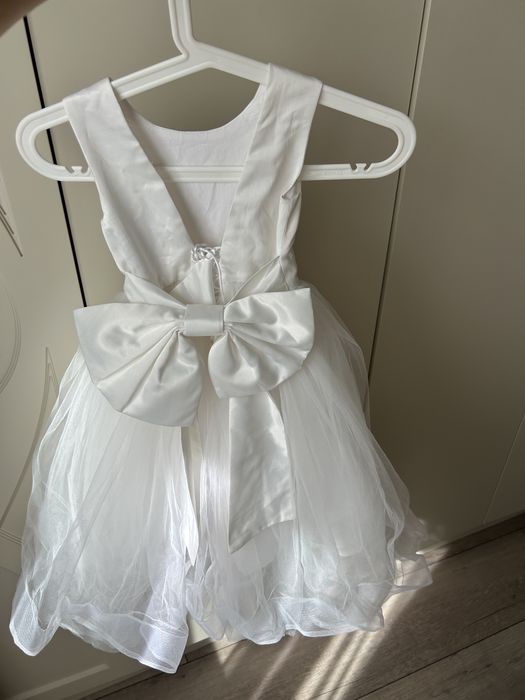 Продам бальное платье 5-6 лет