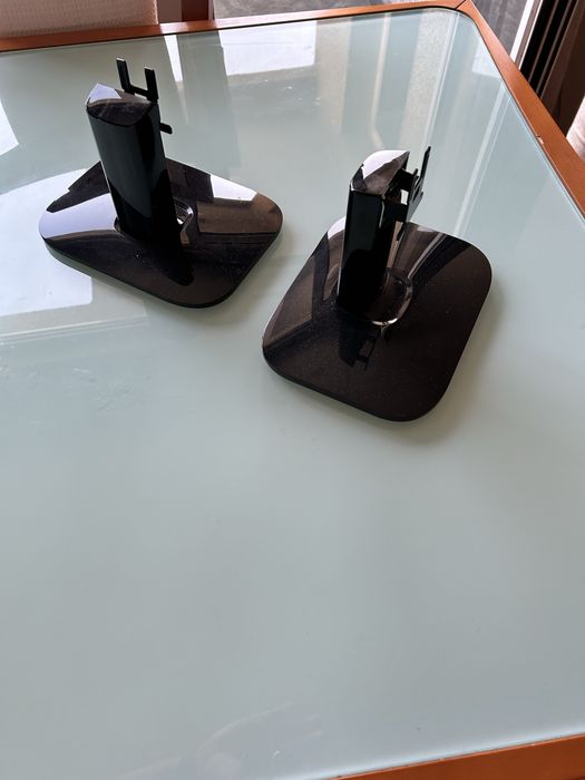 Стойка за момитор