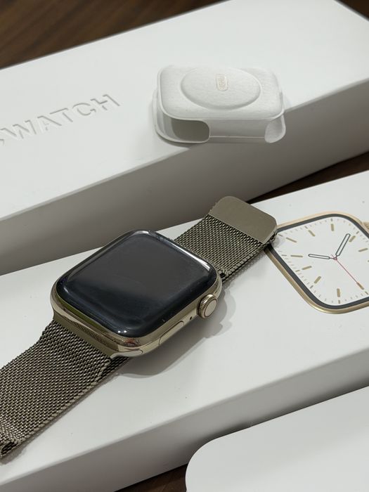 Продам часы Apple Watch Series 7