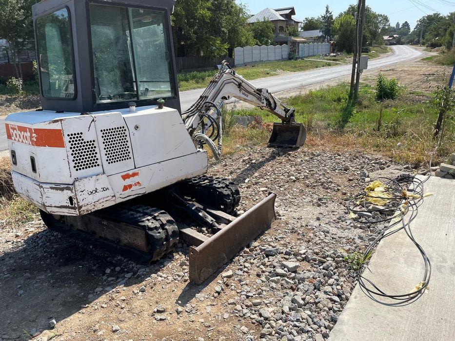 Basculă-3,5tone și Miniexcavator-2,5tone