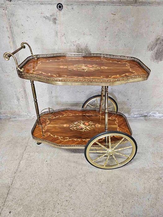 Количка за сервиране с интарзия