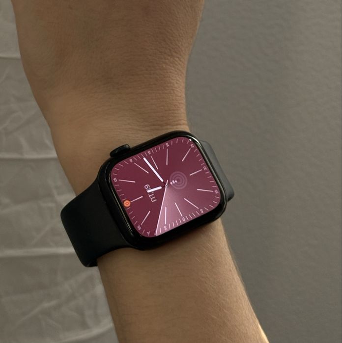 ЧАСЫ: Apple Watch Series 8, размер 41 мм