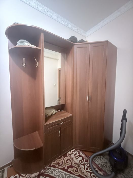 Продается шкаф для прихожей