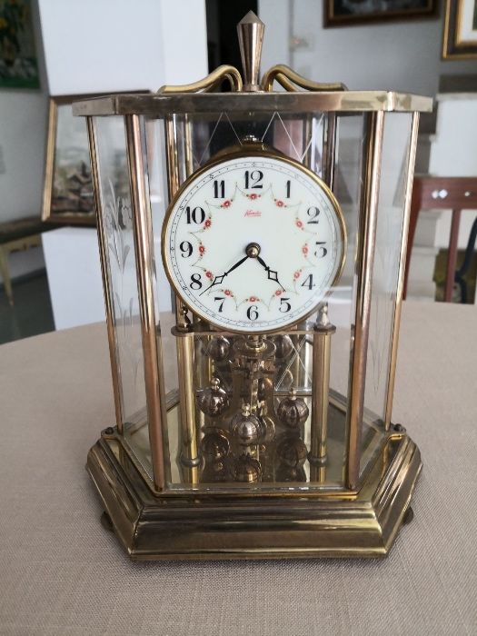 УНИКАЛЕН, ГОДИШЕН 400 дни супер красив, рядък, каминен часовник