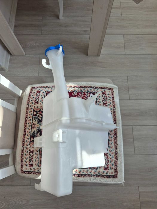 Продам бачок омывателя Elantra 18-20