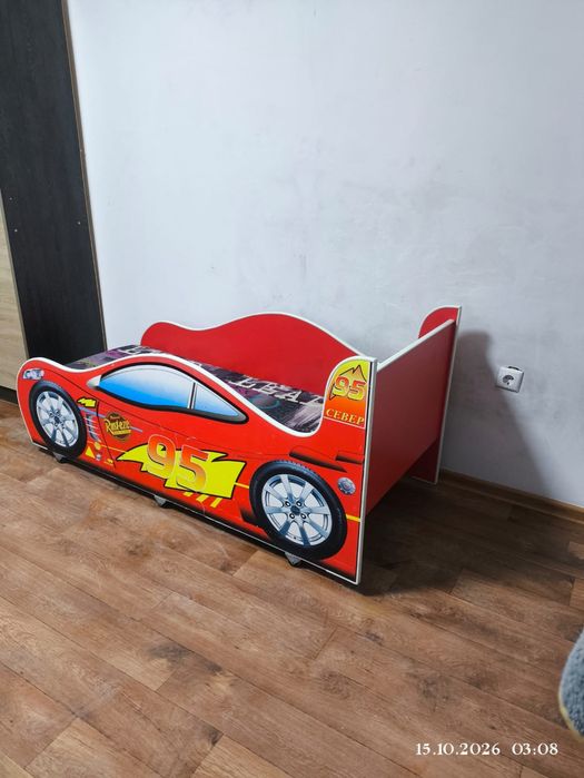 Детская кровать автомобиль Hot Wheels б/у