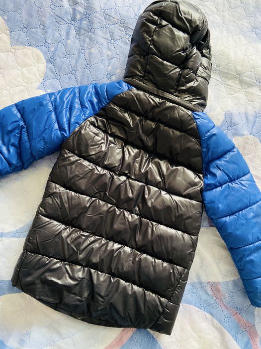 Продам куртку осень весна