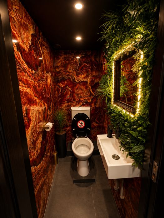 Vanzare AFACERE LA Cheie Night Club Bucuresti
