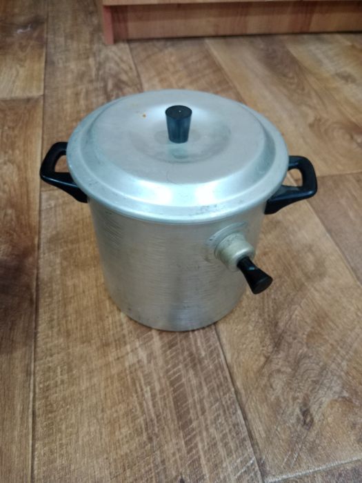 Продам кастрюлю.