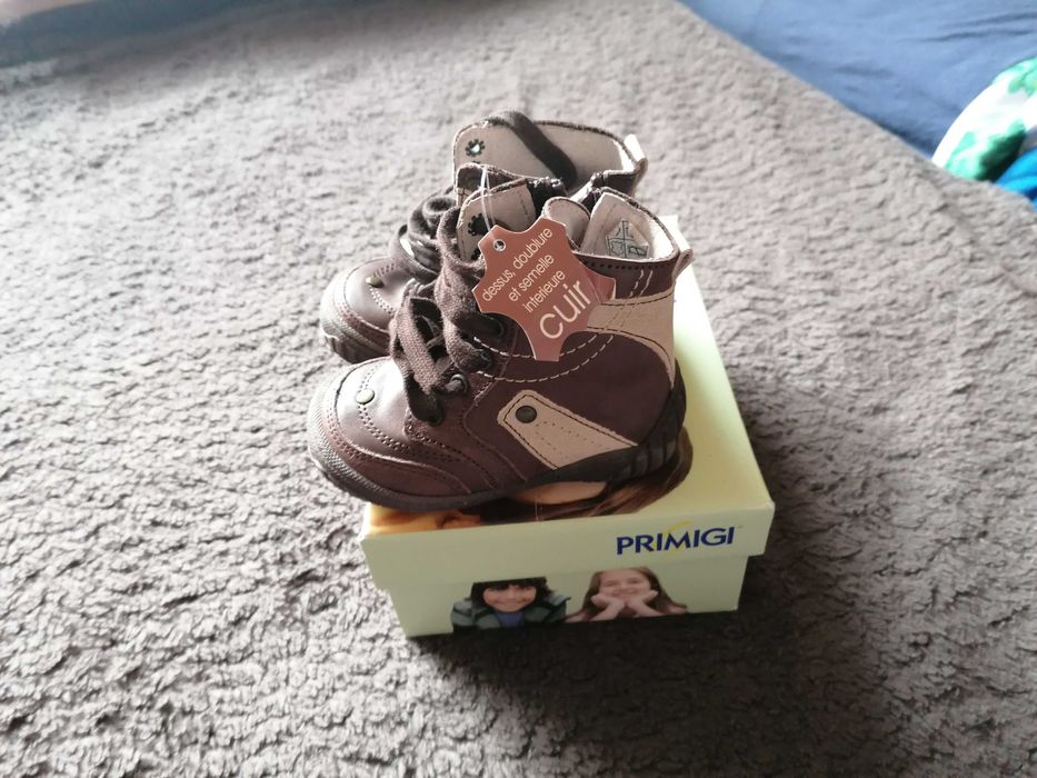 Нови детски обувки-естествена кожа и набук, 20 номер