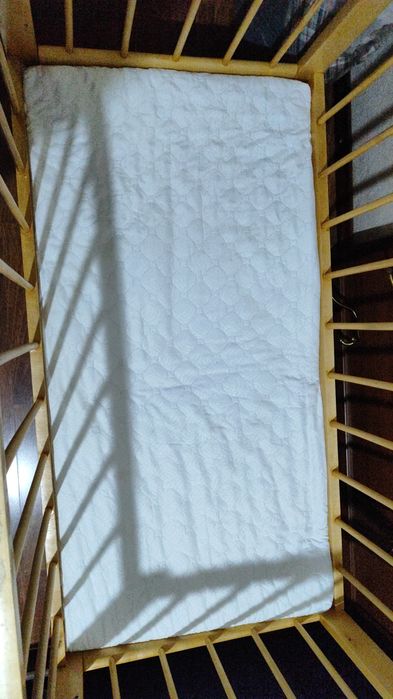 Продам детскую кроватку