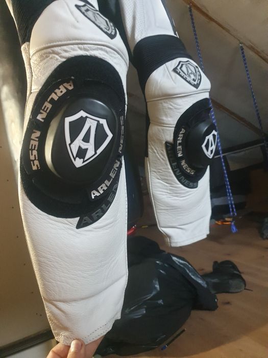 Costum moto dama marime 44