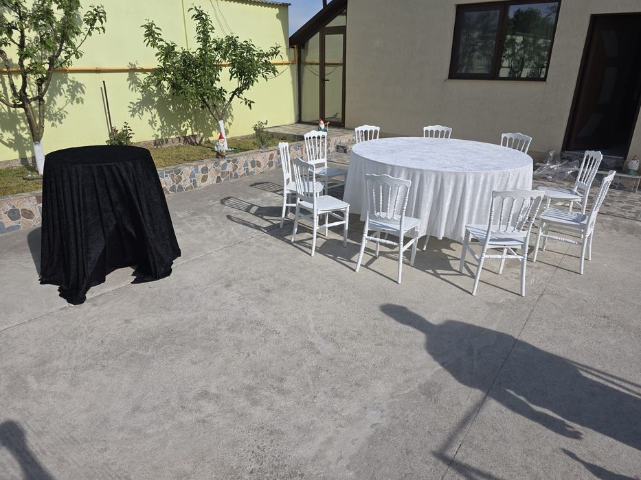 Inchiriez mese si scaune pentru evenimente