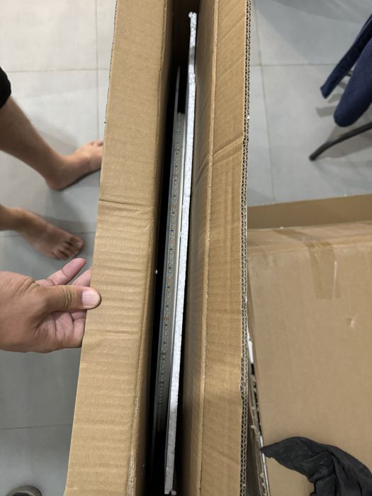 Продам зеркало диаметр 80 см.