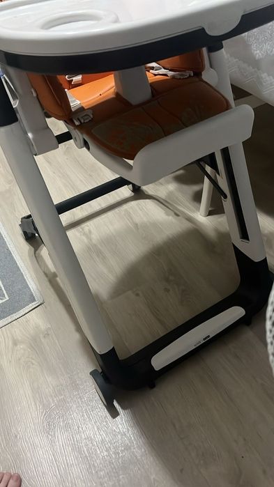 Продам стульчик для кормления  Peg Perego