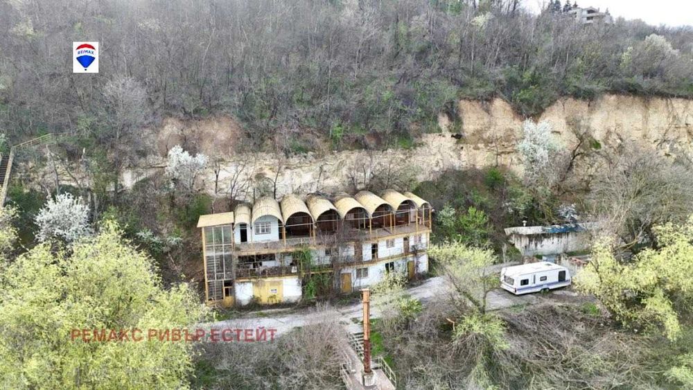 Продава се Хотел в Русе, Долапите - 521 кв.м за 261 €/кв.м - Снимка #2