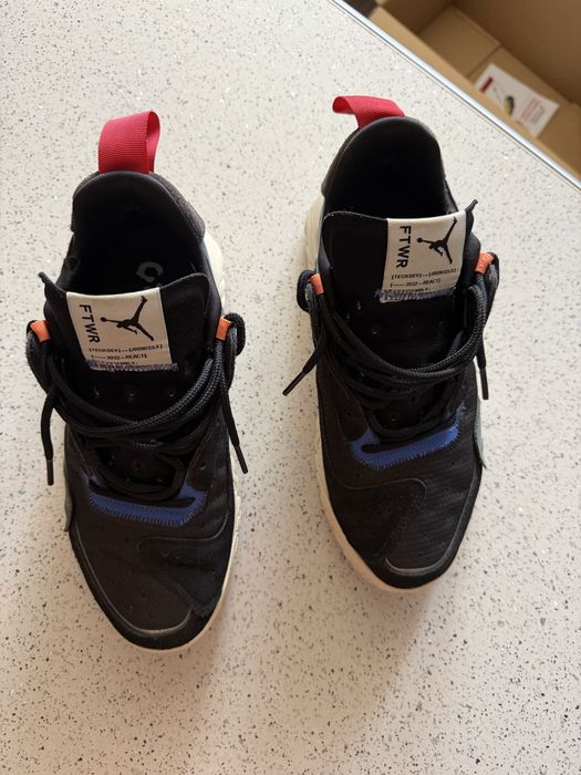 Adidasi Jordan Barbati nr 40,5 ( 25,5 cm ) 10/10 Pret 199 lei fix